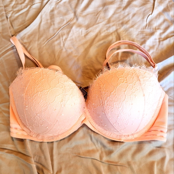 NWOT Beautiful Multi Way Push Up - Picture 2 of 4